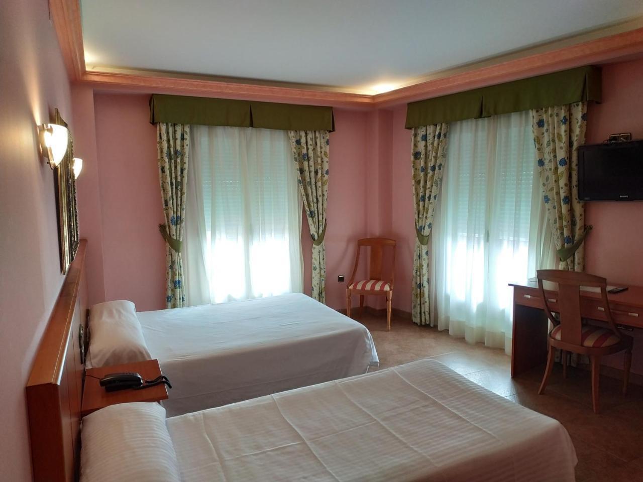 Hotel Real De Castilla Tordesillas Zewnętrze zdjęcie